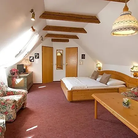 Biedermeier Hof 3*