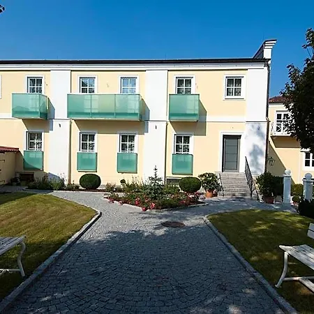 Hotel Biedermeier Hof 3*