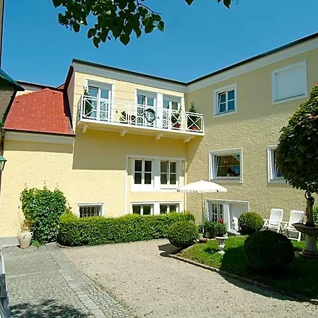 Biedermeier Hof Hotel Schaerding