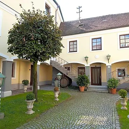 Hotel Biedermeier Hof Schaerding