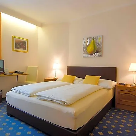 Biedermeier Hof Hotel Schaerding