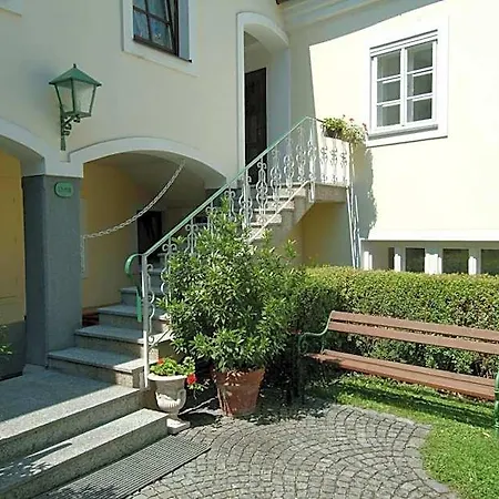 Biedermeier Hof Schaerding