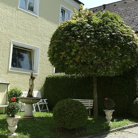 Biedermeier Hof