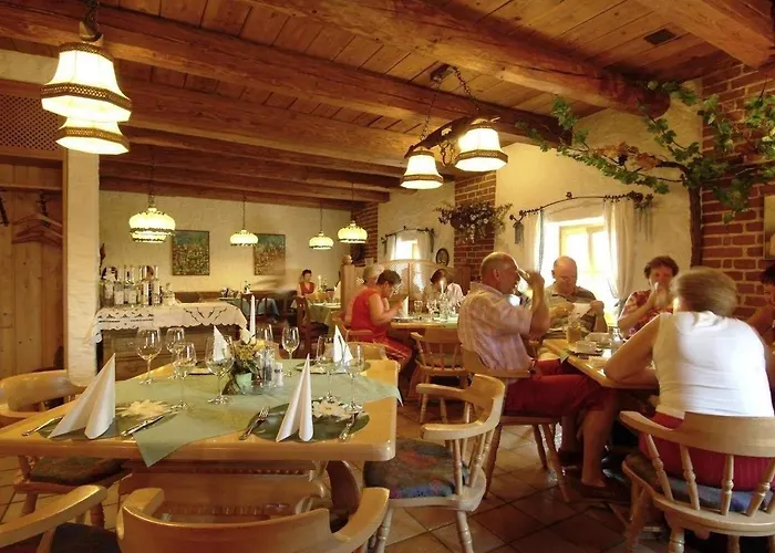 Biedermeier Hof 3* Scharding