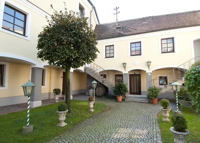 Biedermeier Hof 3* Scharding