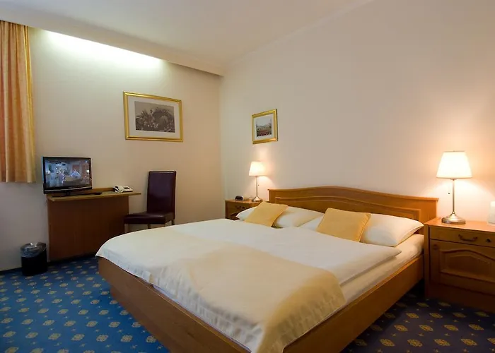 Ξενοδοχείο Biedermeier Hof 3*