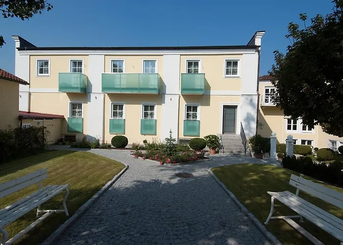 Ξενοδοχείο Biedermeier Hof 3*