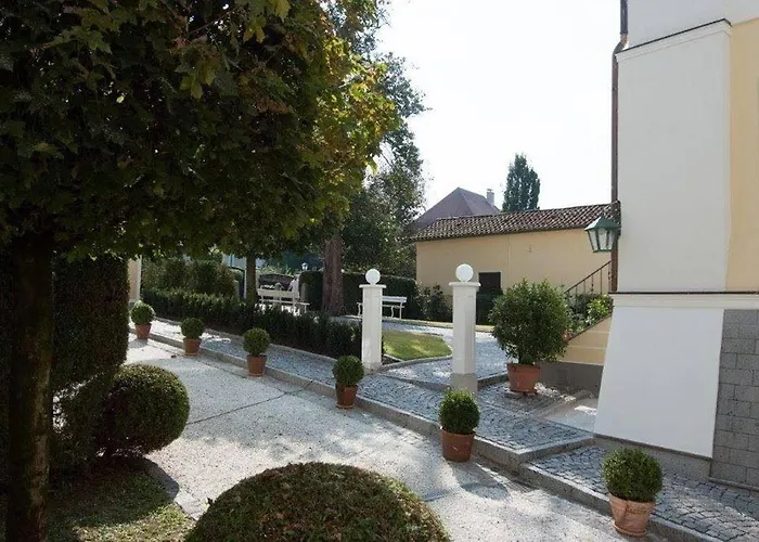 비더마이어 호프 셰르딩